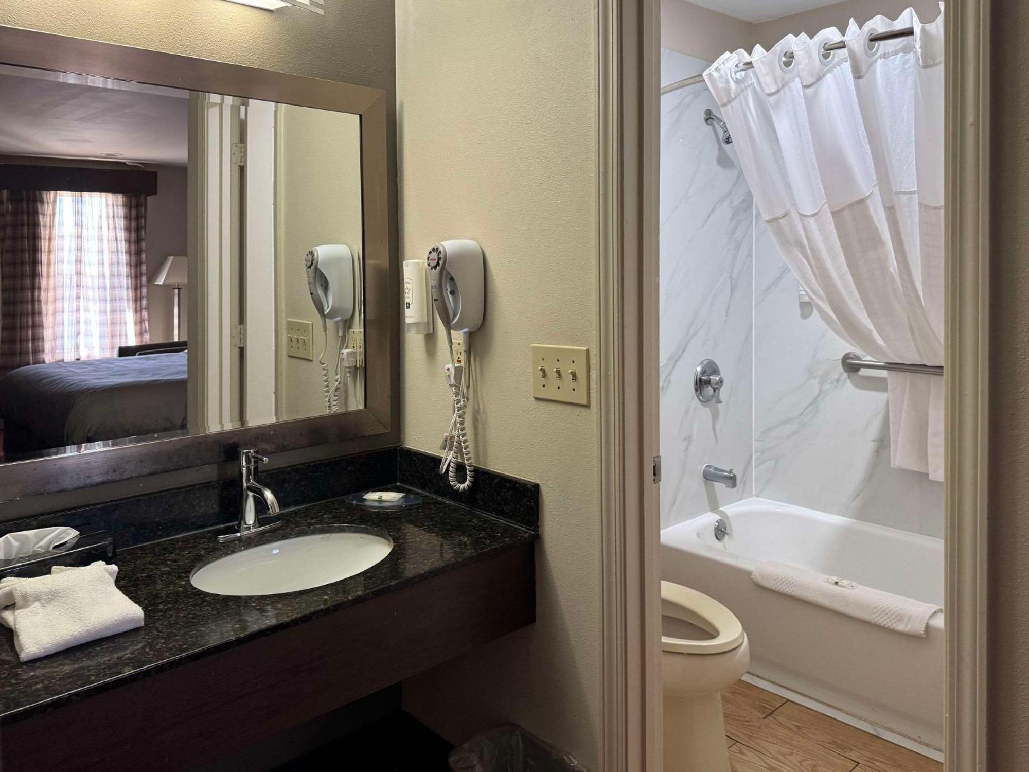 Quality Inn Lagrange East I-85 Экстерьер фото